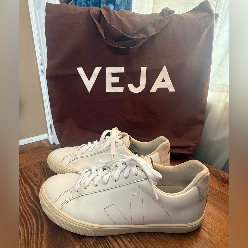 Veja Women's Esplar Sneakers Tennis Shoes Size 8 with Tote Bag